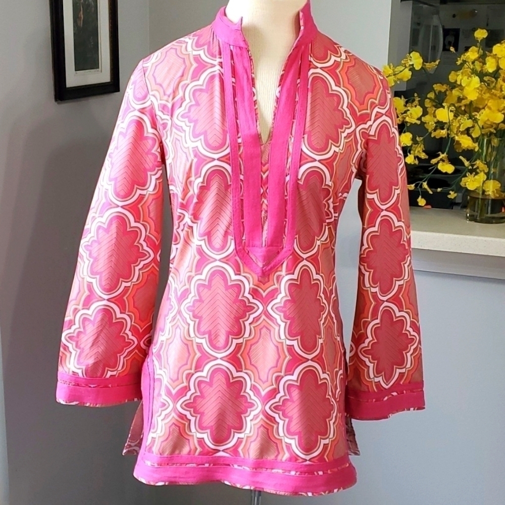 DANA BUCHMAN TUNIC TOP. Pinkand peach size‎ XS. Long sleeves.